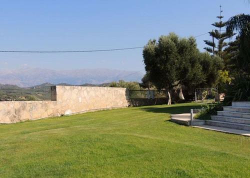 Provarma Hills Luxury Villa Gerani