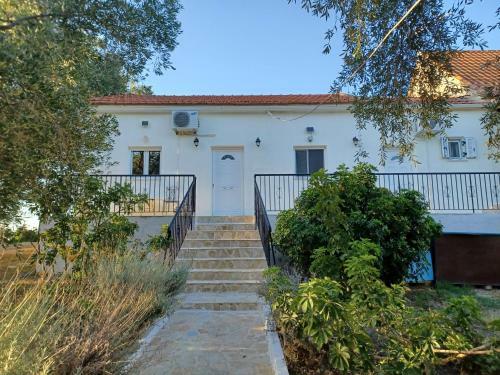Sklavenitis Panoramic Seaview Beach Apartment