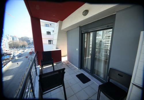 Kosmos Service Apartment City Center 1 With Parking