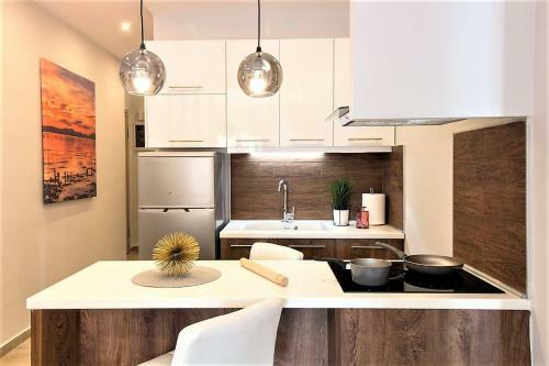 Metro Apartment