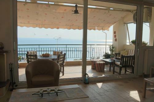 Apartment With Marina View