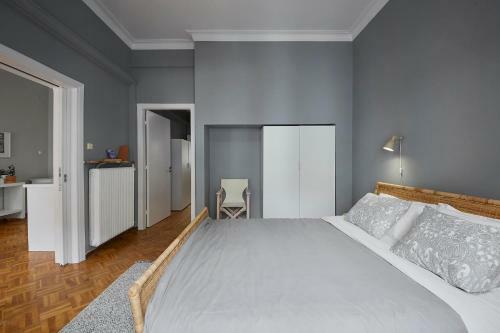 Bright Bright A Central Apartment With Balcony