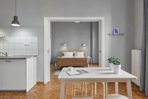 Bright Bright A Central Apartment With Balcony