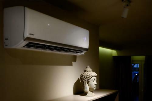 Blackhaus Apartments