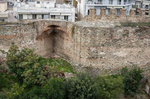 West Walls Apartments