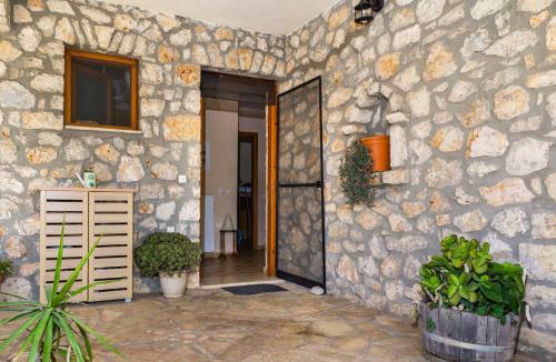 Apartamento Nireas : Stone Villa