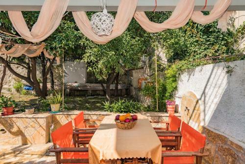Reseda House