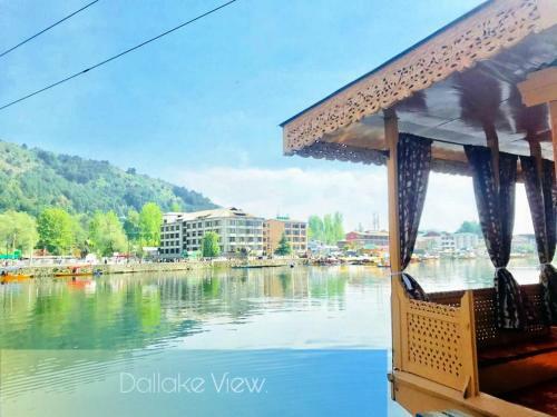 New Life Houseboat