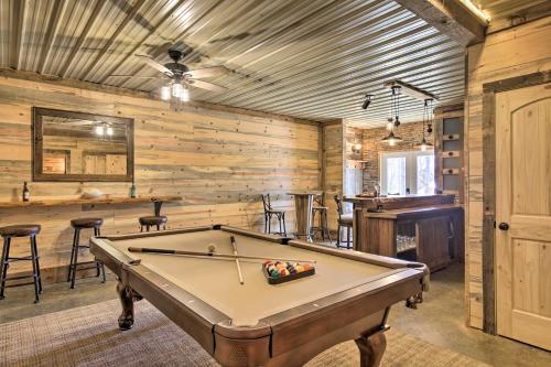 Stunning Escape With Loft, Hot Tub And Mtn Views!