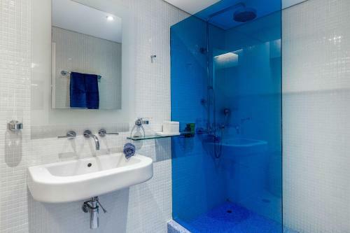 Villa Oasis Lagonisi With Garden And Large Pool