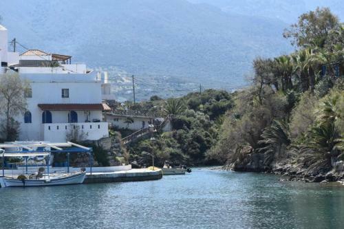 Hostal Guests Apartments In Sissi Creta