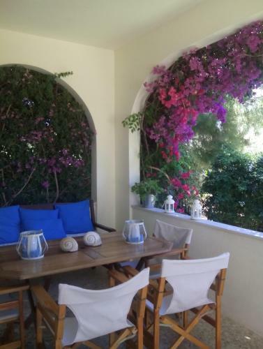 Lagonissi Summer House