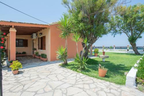 Villas Yiannitsis, Acharavi Beach