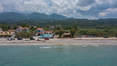 Villas Yiannitsis, Acharavi Beach