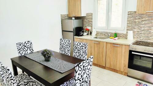 Avalon Cosy Apartments, Minimal Villas With Swimming Pool