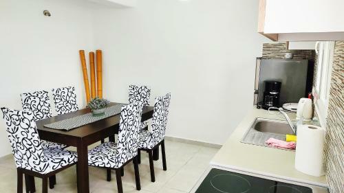 Avalon Cosy Apartments, Minimal Villas With Swimming Pool
