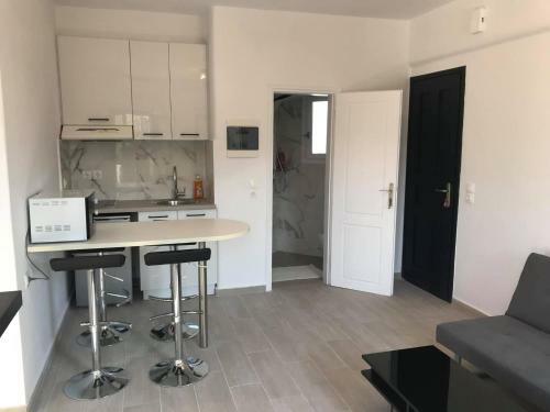 Beautiful Apartment In Platis Gialos