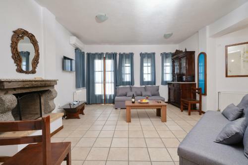 Private Villa Evgenia With Swimming Pool