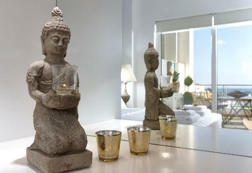Spacious Mint Luxury Villa Access To Private Beach