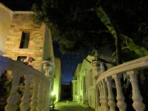 Apartamento Entire Guesthouse - 27 People