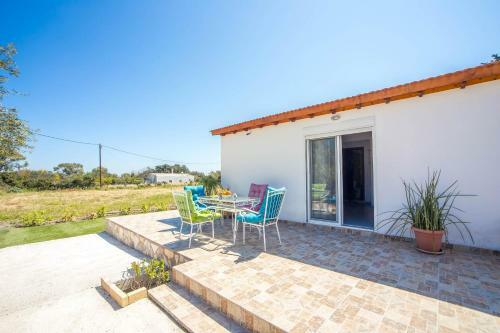 Platanos House Ideal For Families