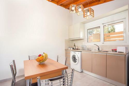 Platanos House Ideal For Families