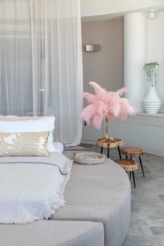 Noura Villa, A Pristine Luxurious Seaview Sanctuary