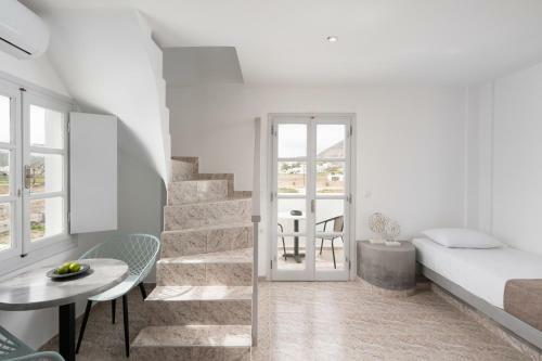 Hotel White Lily - Adults Only 16 Plus