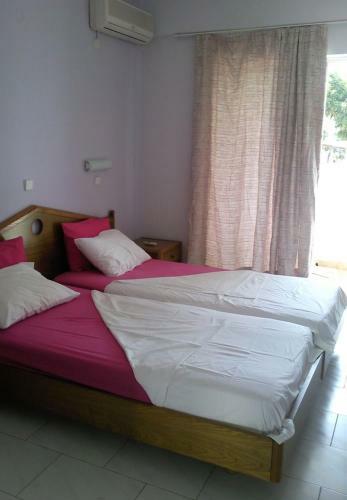 Hostal Room In Studio - Rock Garden Apartment By The Beach