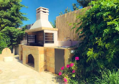 Sea Zoe, Summer House
