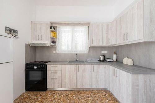 Nisos 1 Cottage House