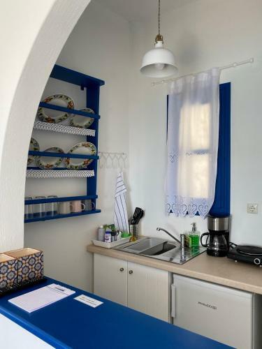 Cavos Studio By The Sea (west)