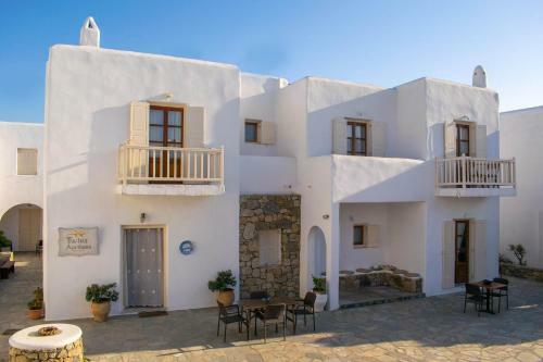 Twins Apartments By Mina
