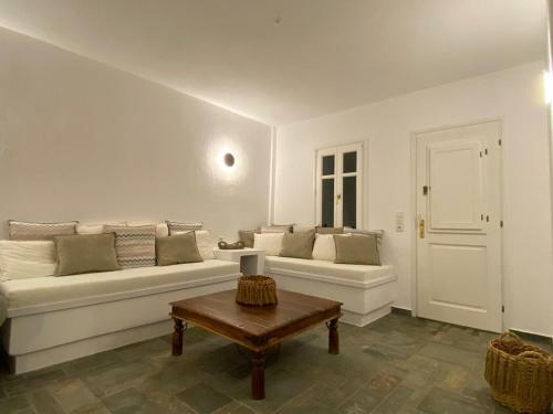 Patron Pool Villa By Mykonos & More