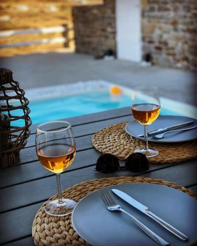 Parian White Luxury Apartments