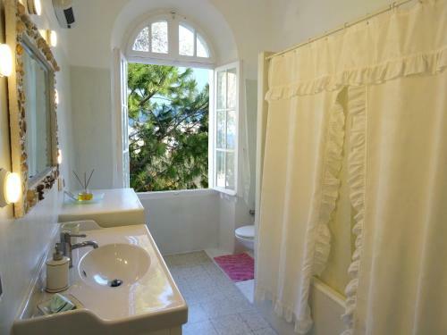 Romantic Rooms With Stunning Sea View