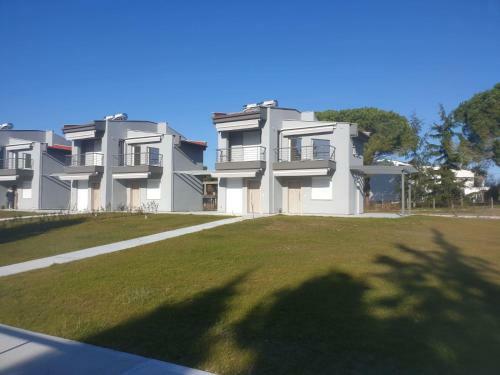 Hotel V Luxury Apartments Posidi