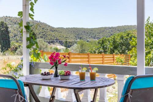 Myrto Holiday House