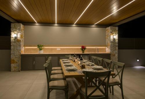Imperium Luxury Villas-sauna, Jacuzzi & Heated Pool