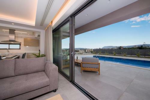 Imperium Luxury Villas-sauna, Jacuzzi & Heated Pool