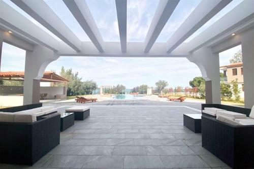 Epavli Alexandros Luxury Villa