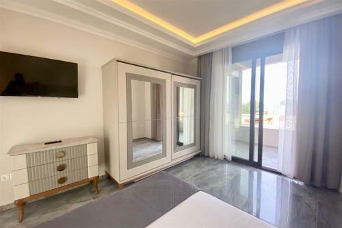 Epavli Alexandros Luxury Villa