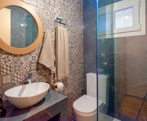 4 Bedroom Beachfront Villa With Private Pool, Skaleta