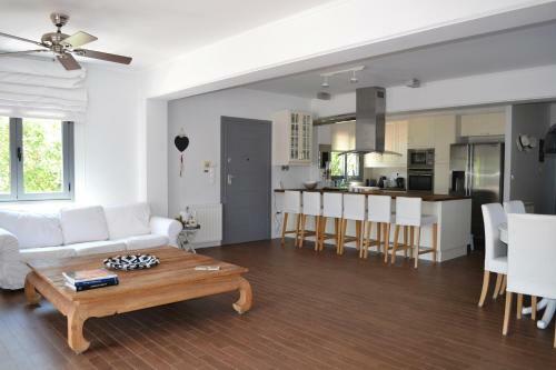 Zen Villa In Schinias