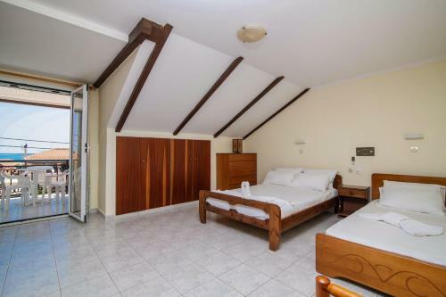 Sunbliss Studios & Apartments