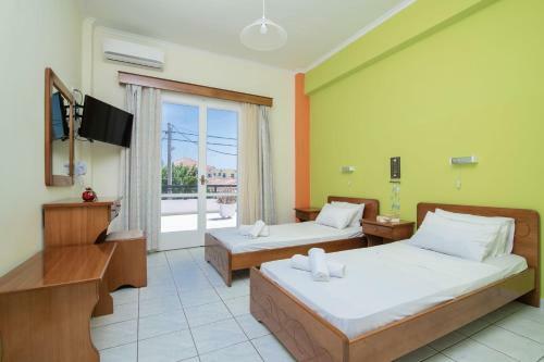 Sunbliss Studios & Apartments