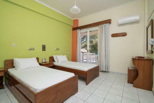 Sunbliss Studios & Apartments