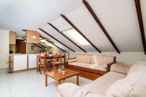 Sunbliss Studios & Apartments