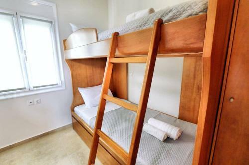 Eleni Sea View Luxury Apartment In Mades