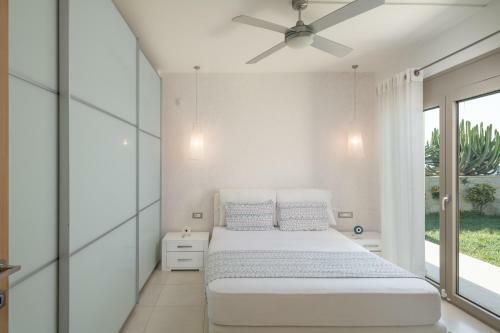 Villa Caldera Blue